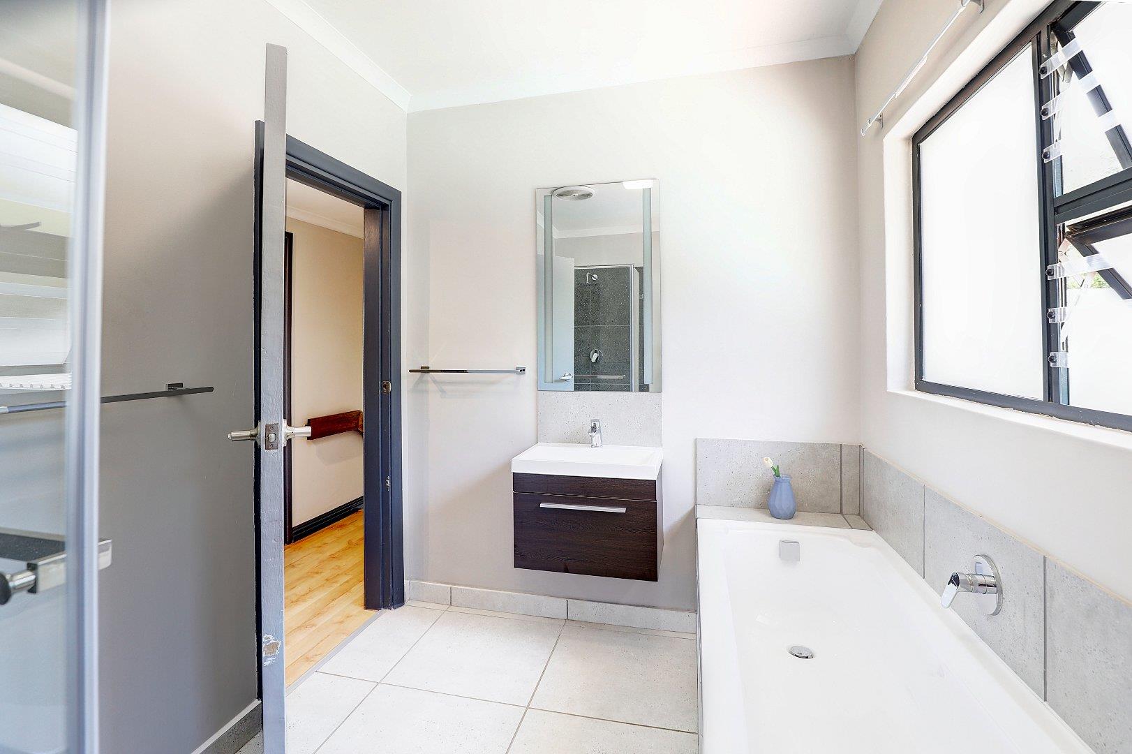 5 Bedroom Property for Sale in Welgemoed Western Cape